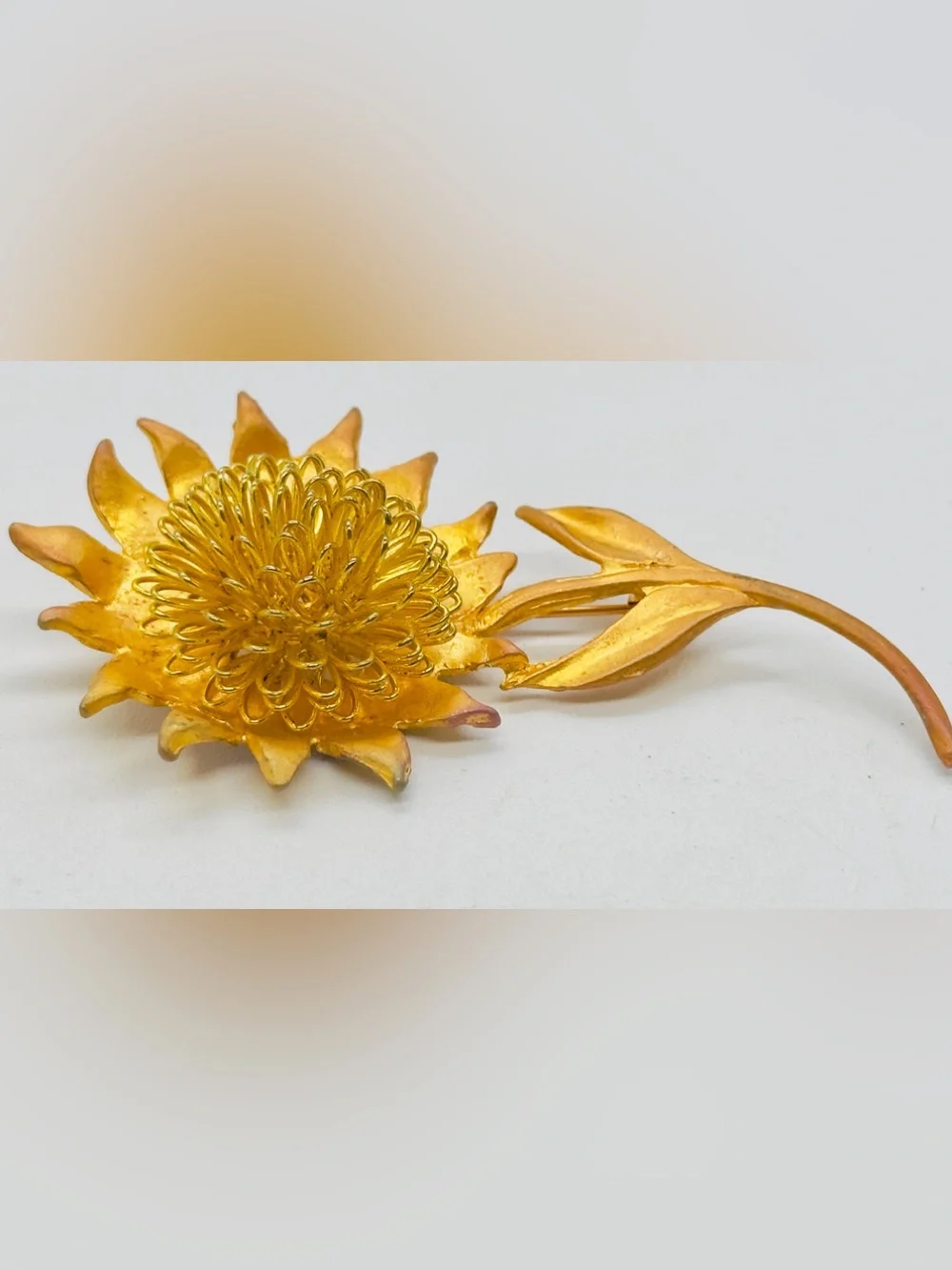 Vintage Matte Gold Tone Flower Brooch Pin Sunflower 90s Figural Sun